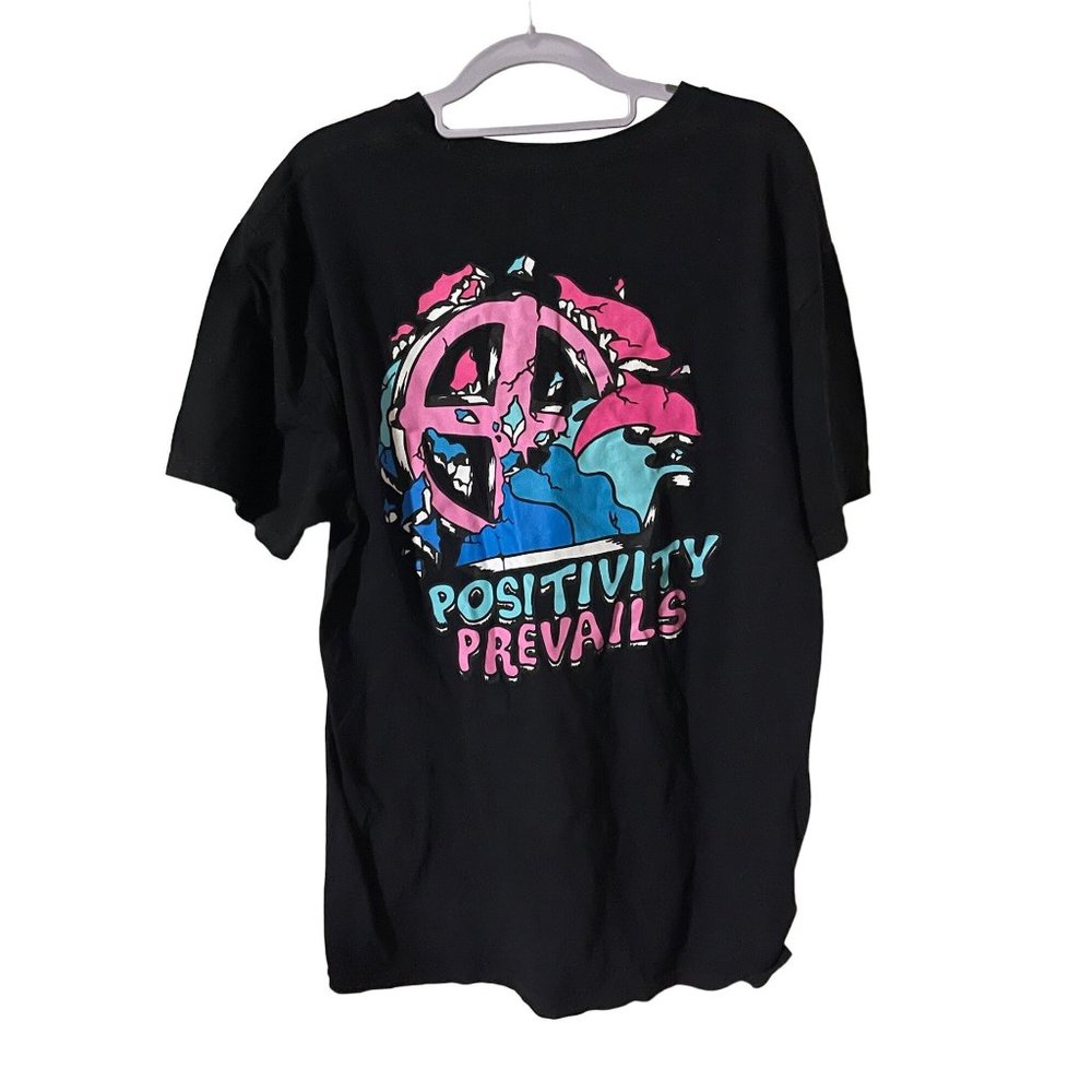 PINK DOLPHINE TEE size Large Positivity Prevails hot pink‎ black peace